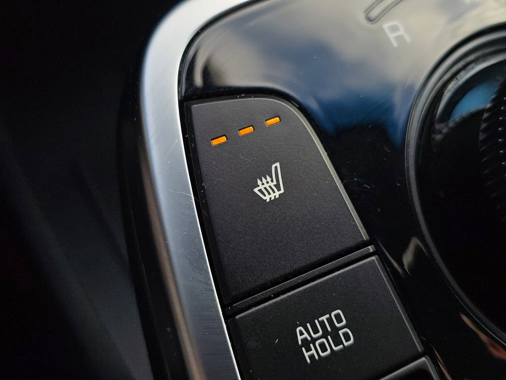 Certified 2020 Kia Niro EX w/ Cold Weather Package image 33