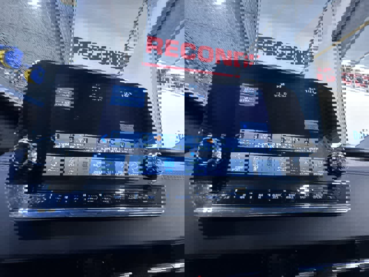 Used 2024 Mitsubishi Outlander SE image 25