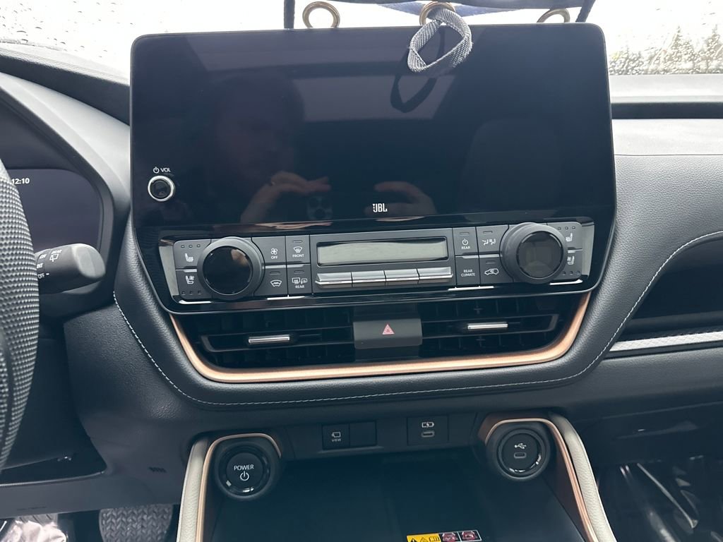 Used 2024 Toyota Grand Highlander AWD Hybrid image 24