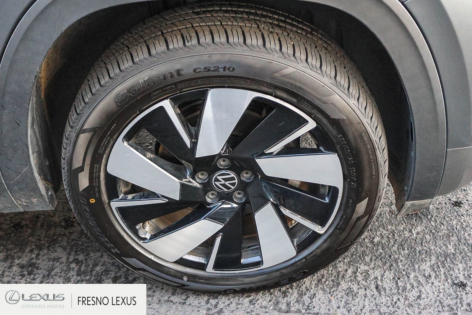 Used 2024 Volkswagen Atlas Cross Sport SE image 9