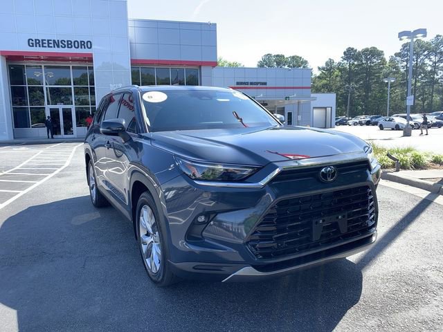 Used 2025 Toyota Grand Highlander AWD image 2
