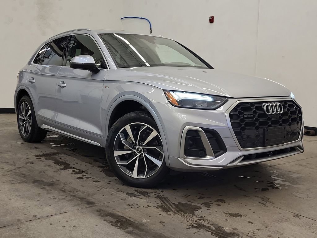 Used 2022 Audi Q5 2.0T Premium Plus w/ Premium Plus Package image 2