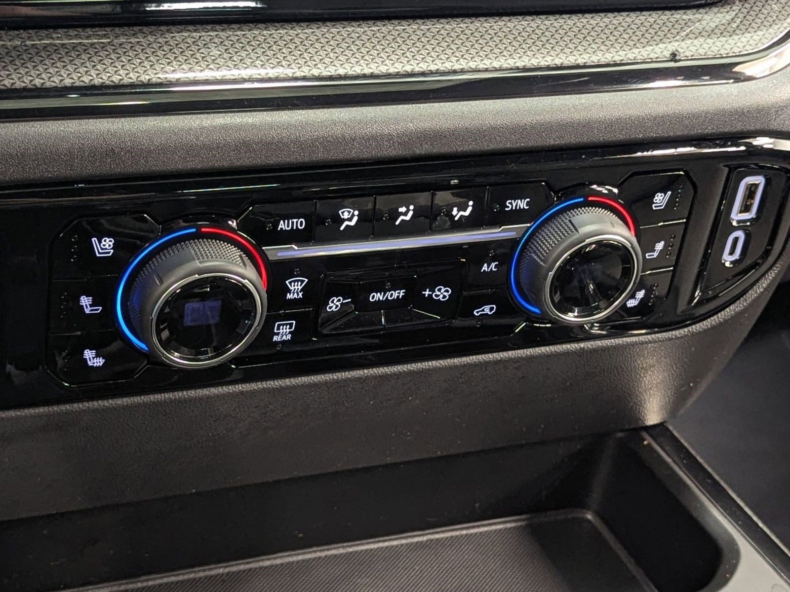 Used 2023 Chevrolet Silverado 1500 ZR2 w/ Technology Package image 31