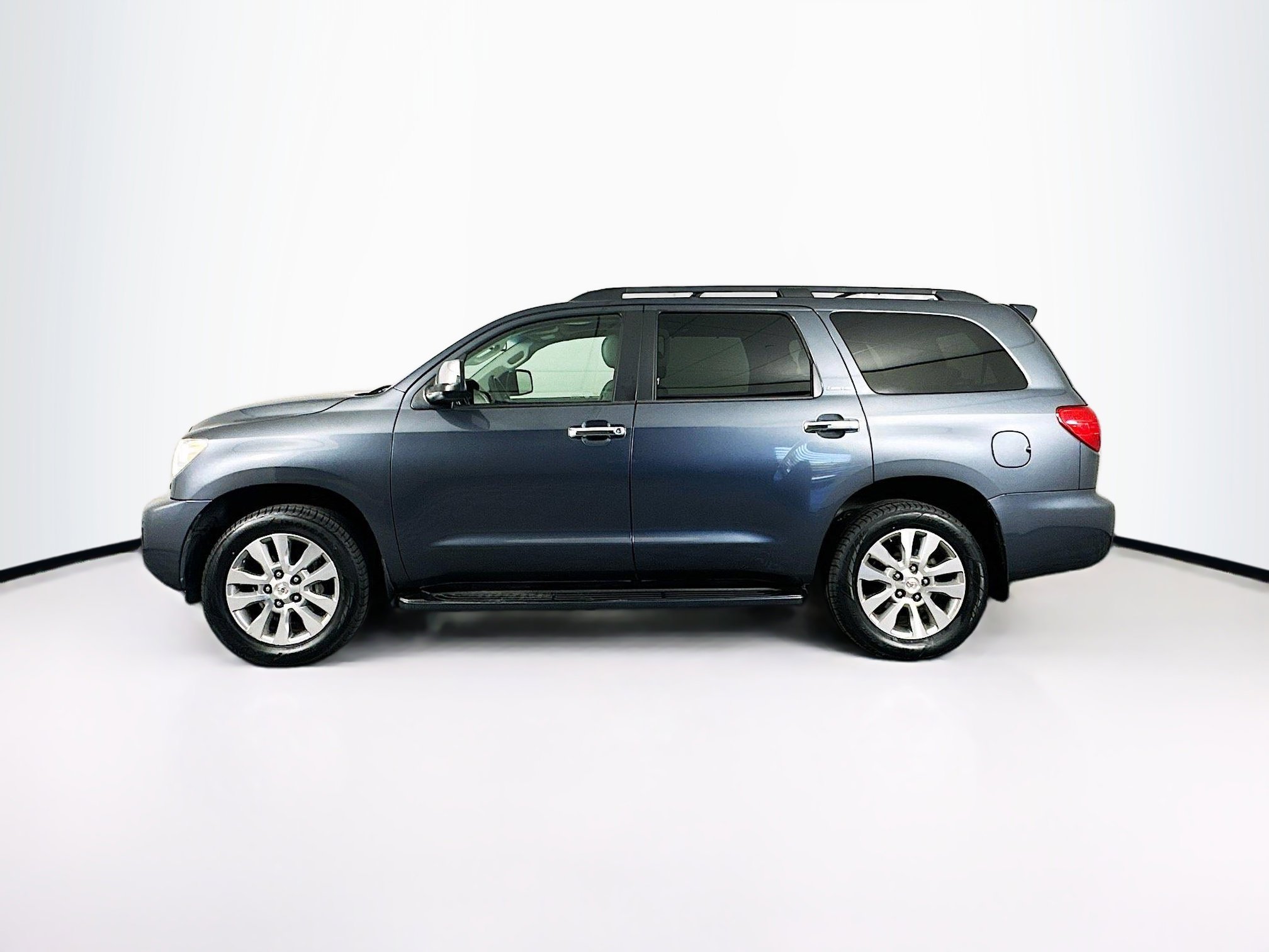 Used 2010 Toyota Sequoia Limited RWD image 4