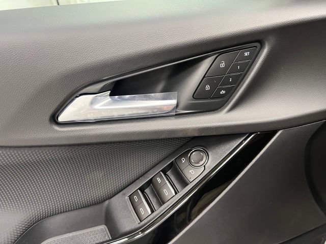 New 2026 Chevrolet Equinox RS w/ Convenience Package III AWD/4WD image 14
