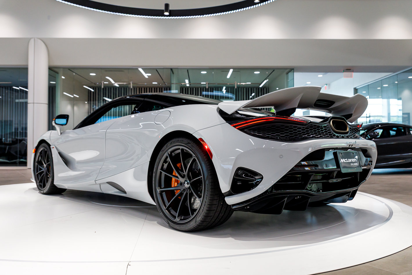 Used 2027 McLaren 750S RWD image 43