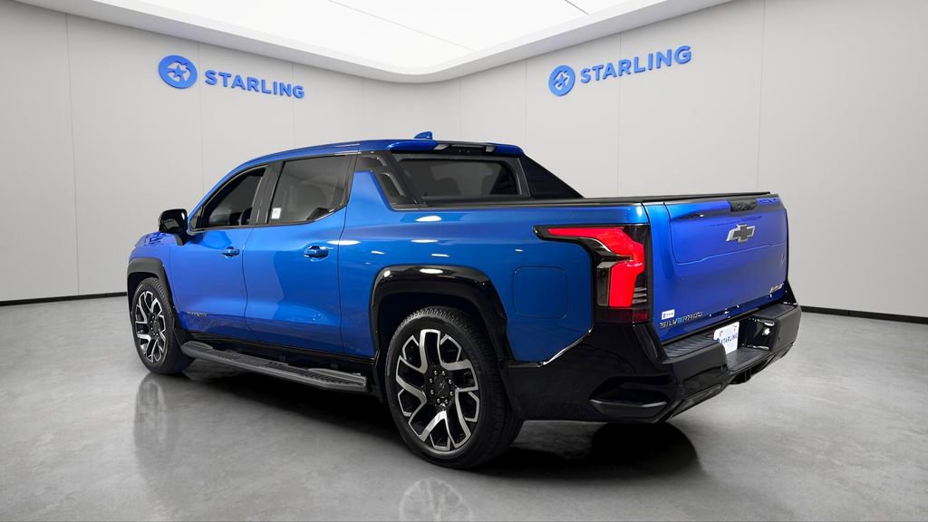 Certified 2025 Chevrolet Silverado EV RST AWD/4WD image 5