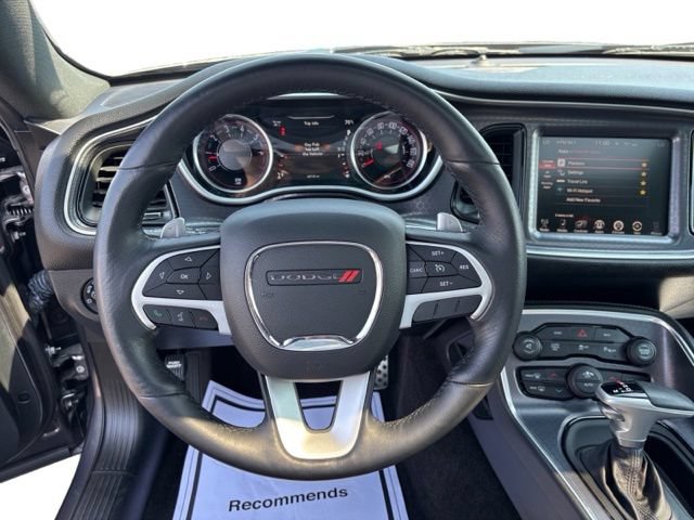 Used 2016 Dodge Challenger R/T Scat Pack w/ Leather Interior Group RWD image 17
