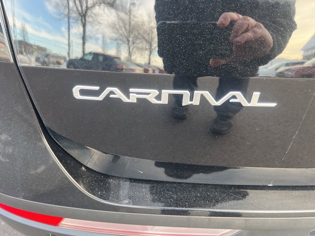Certified 2023 Kia Carnival EX image 30