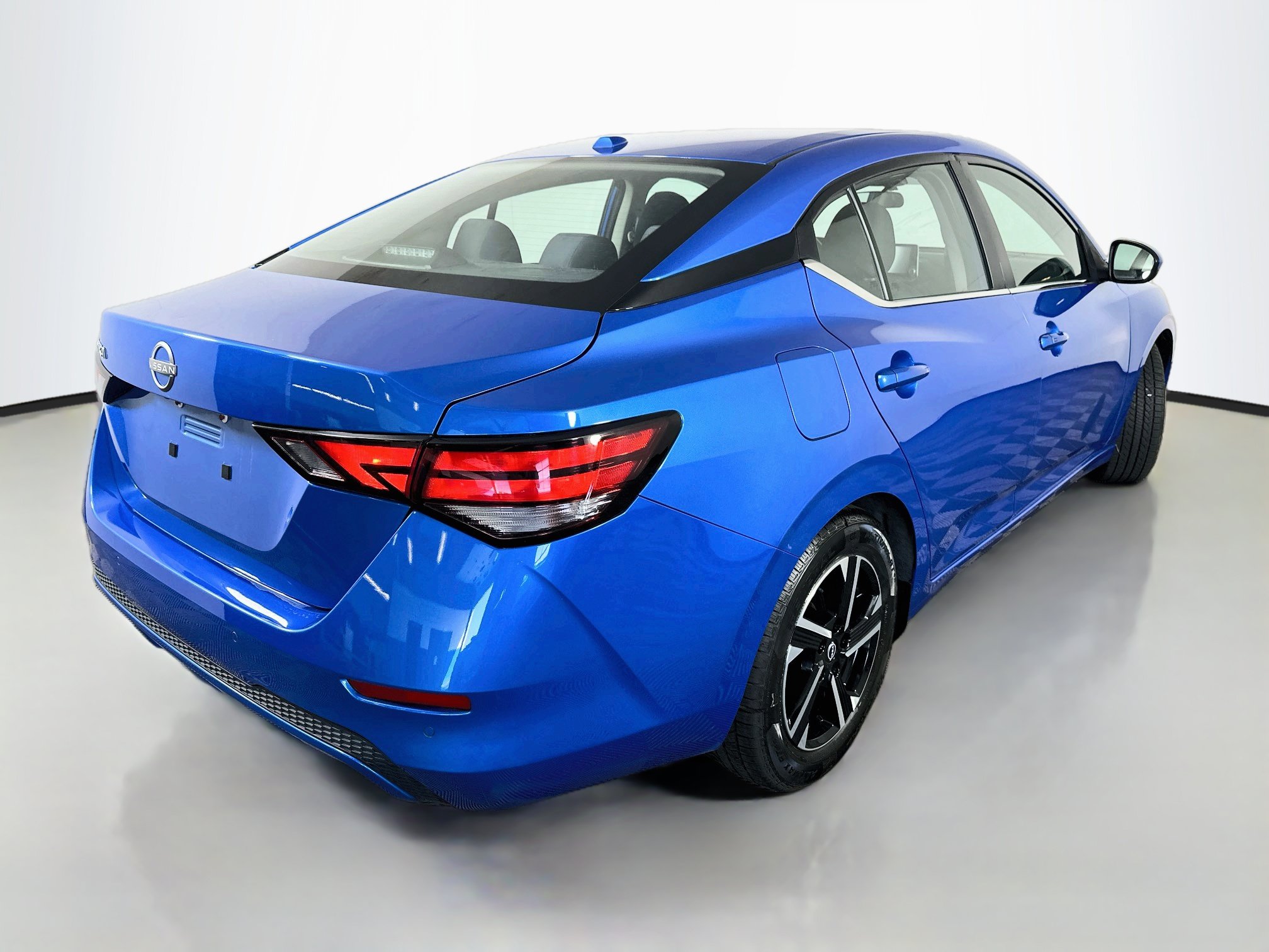 Used 2024 Nissan Sentra SV FWD image 7