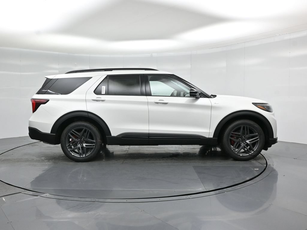 New 2026 Ford Explorer ST-Line w/ ST-Line Street Pack RWD image 27
