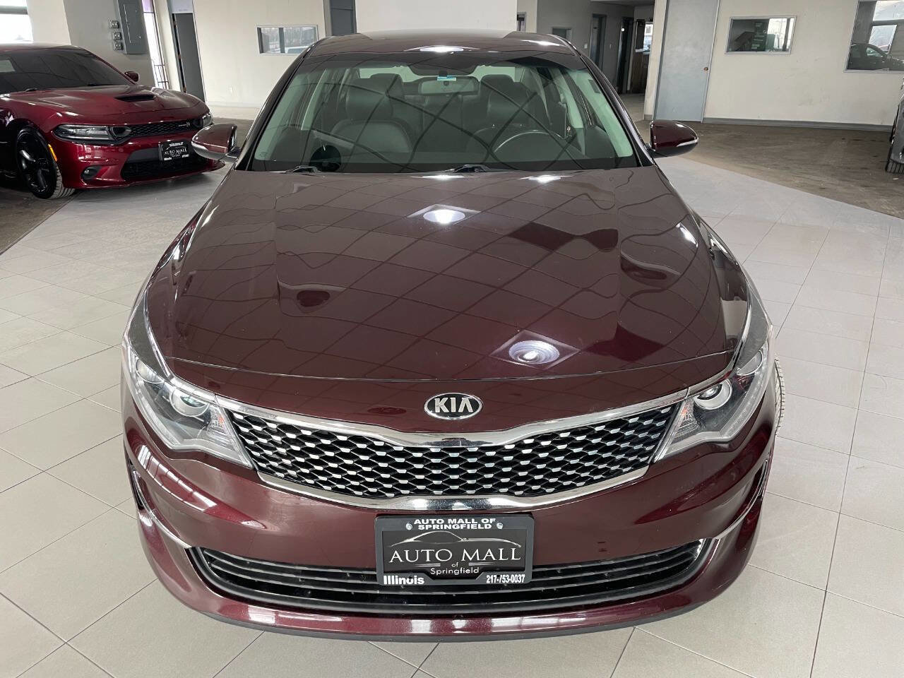 Used 2017 Kia Optima EX image 2