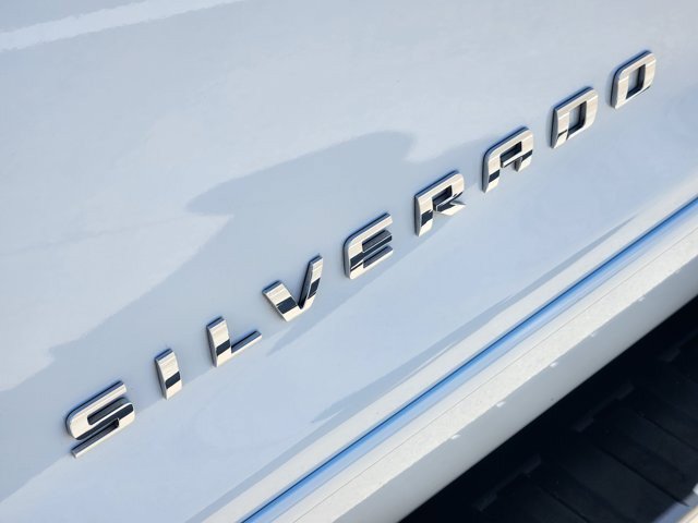 Used 2017 Chevrolet Silverado 1500 LT w/ All Star Edition RWD image 11