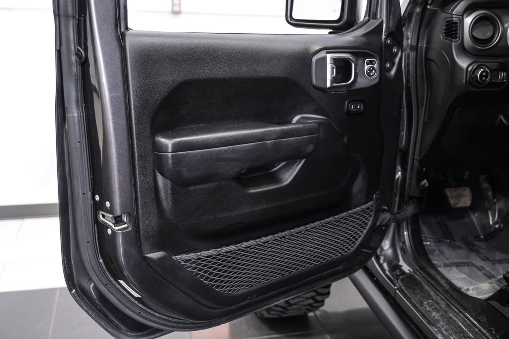 Used 2023 Jeep Gladiator Willys image 45