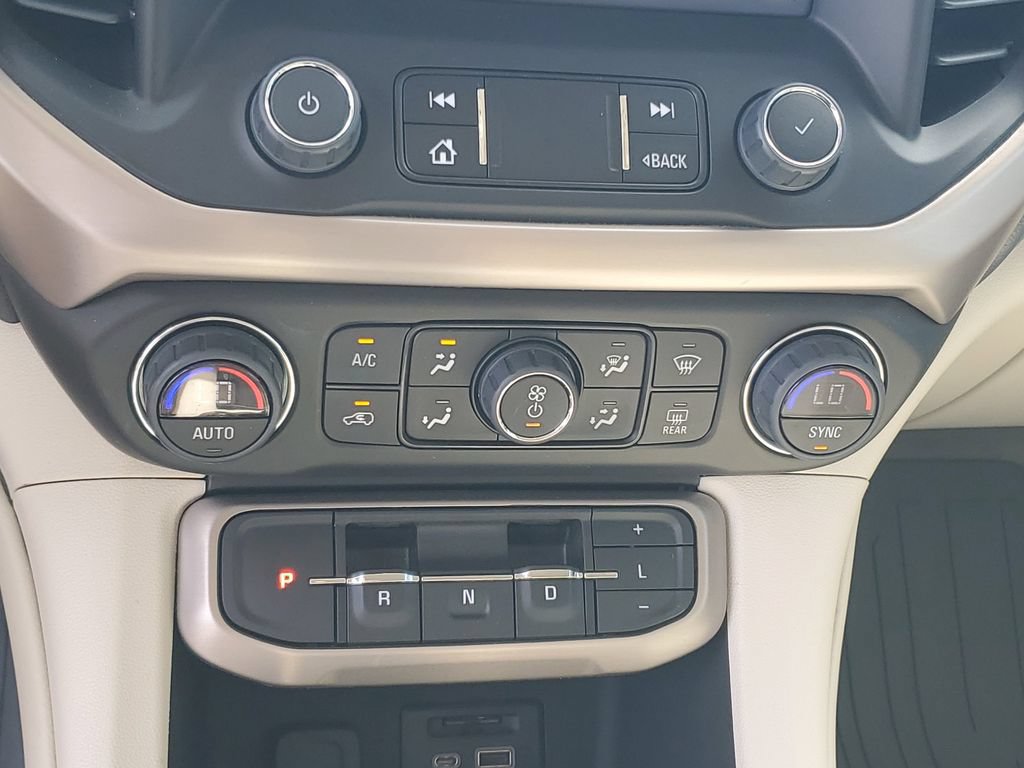 Used 2023 GMC Acadia Denali w/ Denali Ultimate Package FWD image 19