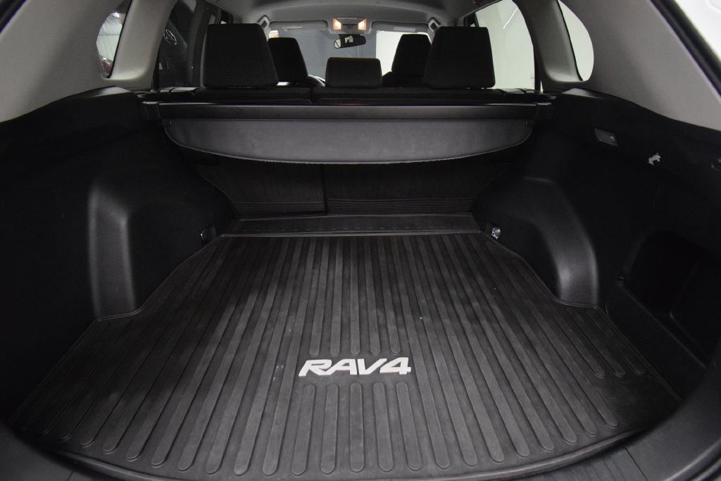 Used 2020 Toyota RAV4 LE w/ All Weather Liner Package AWD/4WD image 23