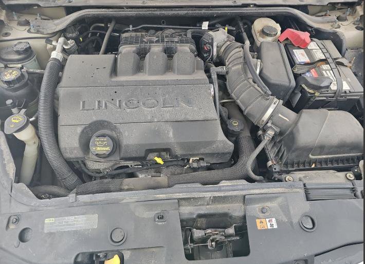 Used 2010 Lincoln MKS FWD image 13