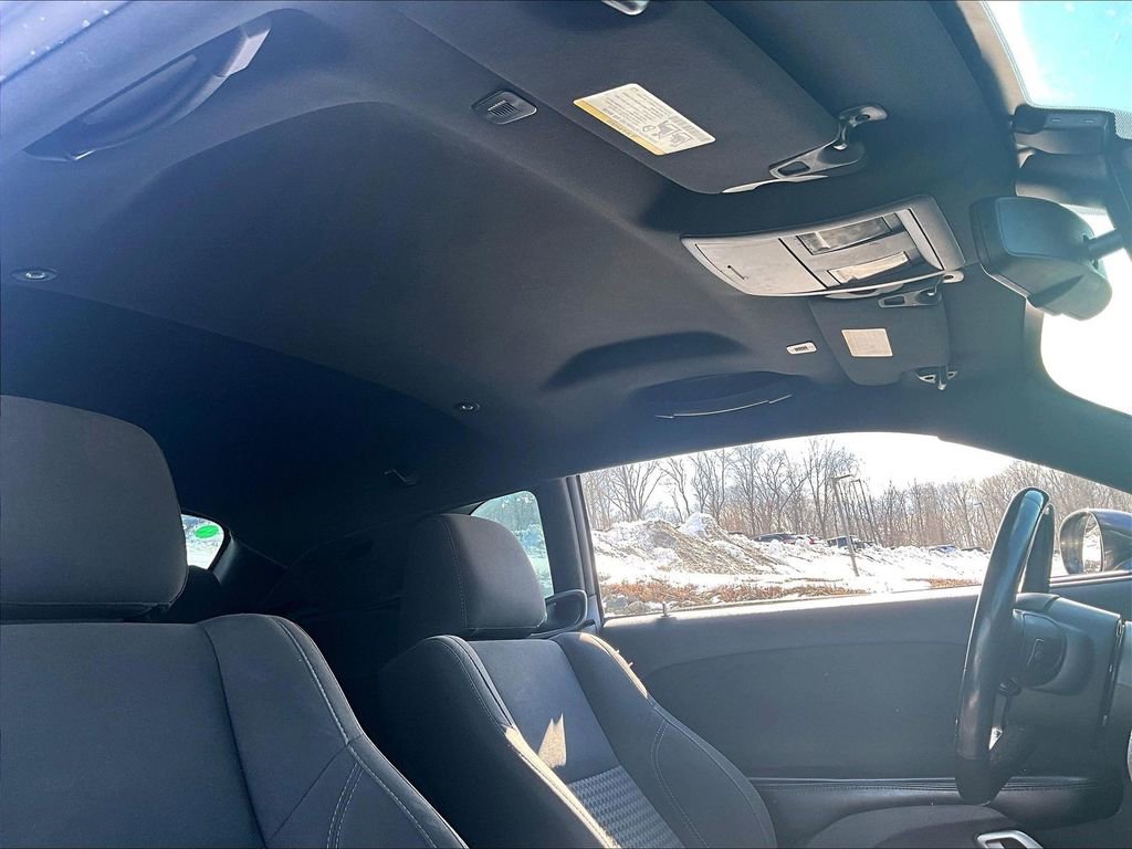 Used 2019 Dodge Challenger SXT image 17