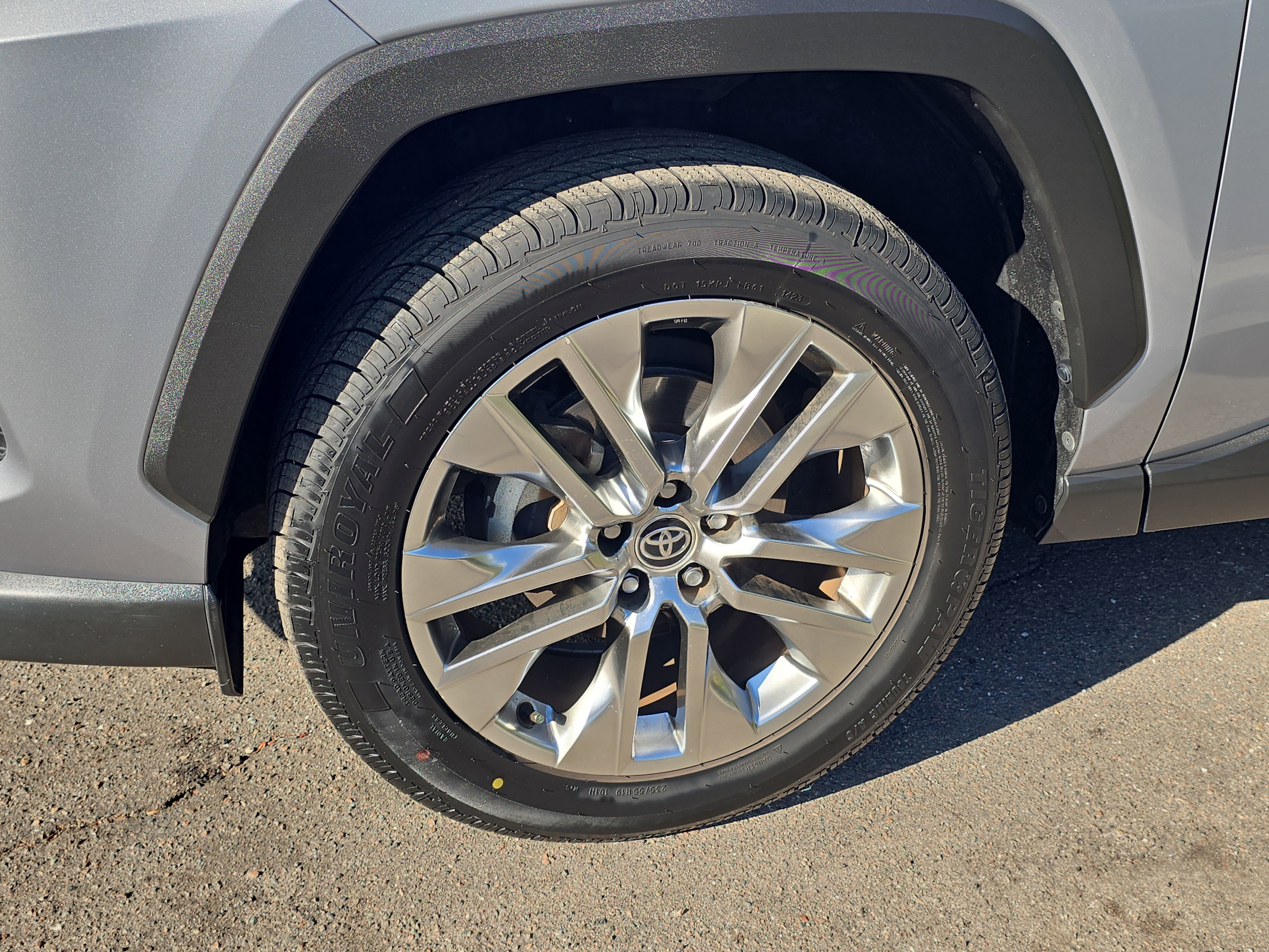 Used 2020 Toyota RAV4 XLE Premium image 36