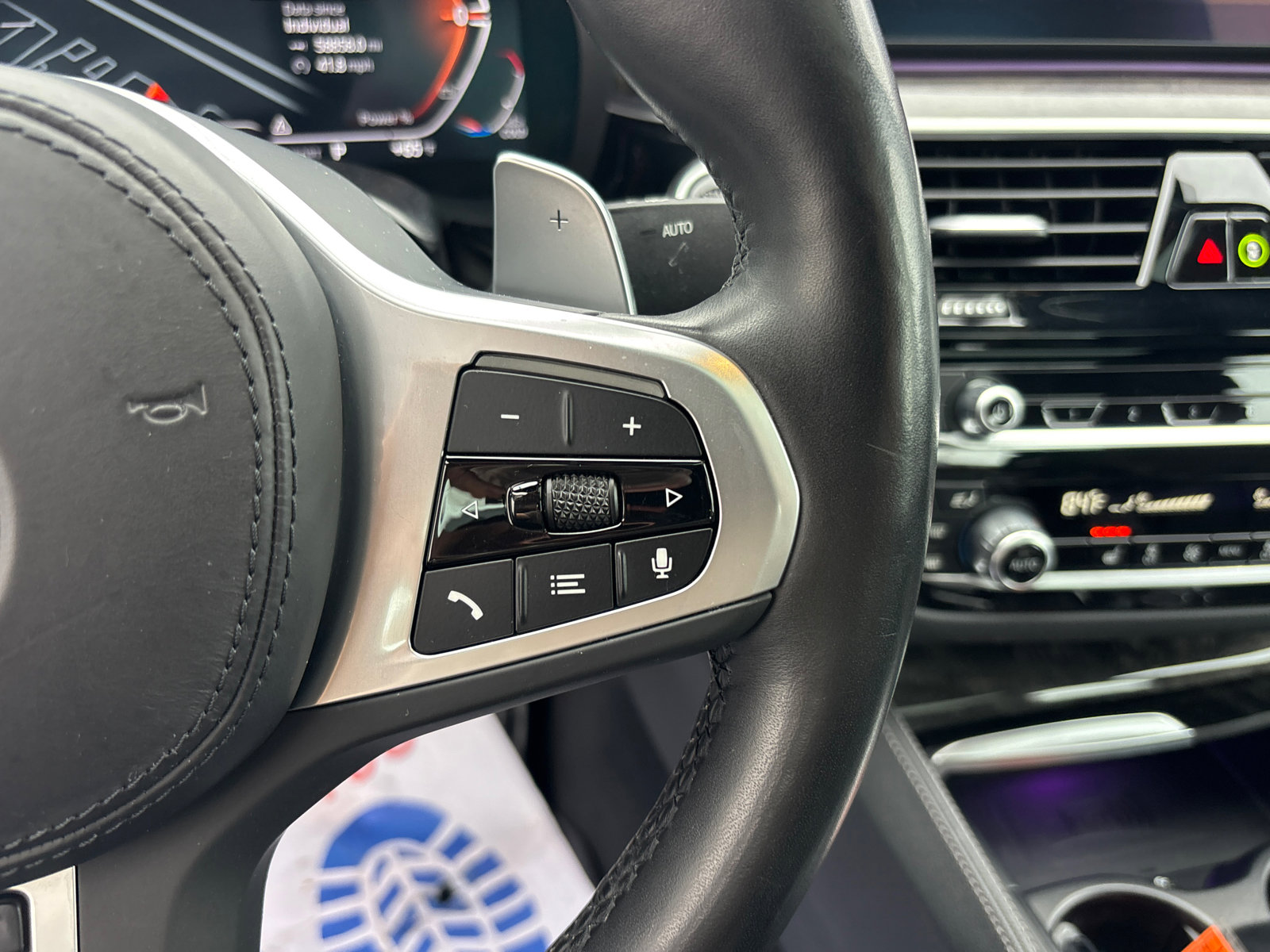 Used 2023 BMW 540i xDrive w/ M Sport Package image 18