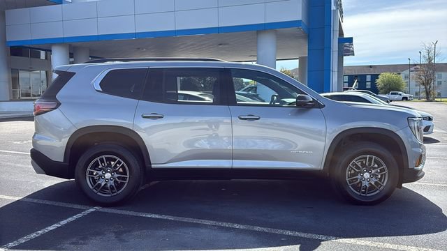Used 2025 GMC Acadia Elevation FWD image 8