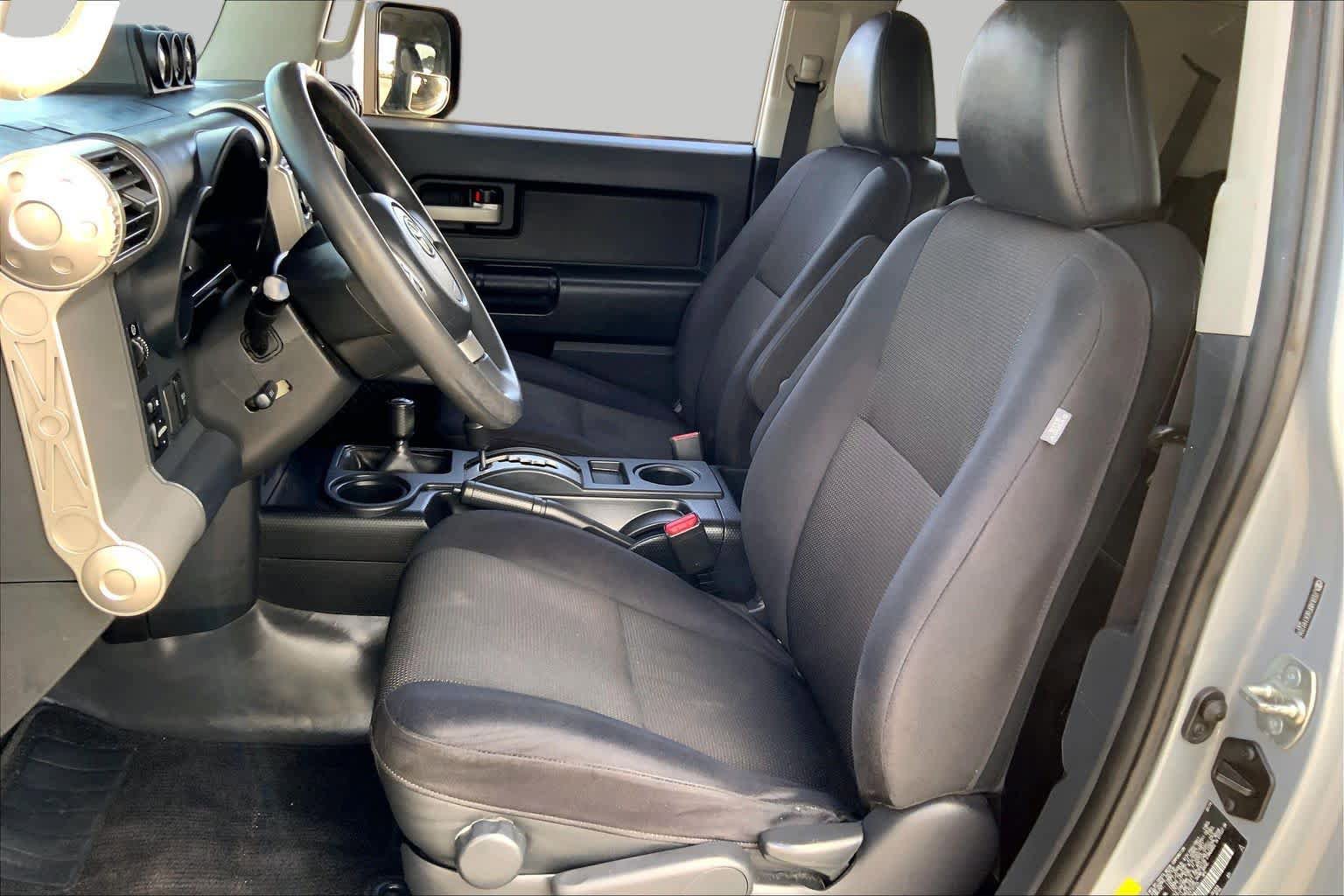 Used 2014 Toyota FJ Cruiser 4WD w/ Convenience Package image 8