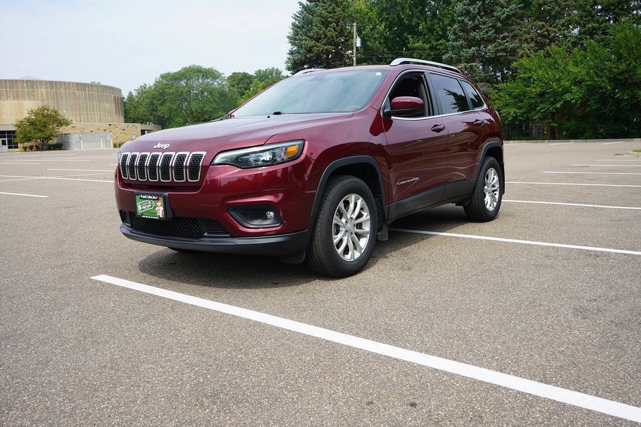 Used 2019 Jeep Cherokee Latitude w/ Cold Weather Group AWD/4WD image 2