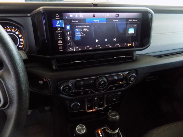 Certified 2024 Jeep Gladiator Sport AWD/4WD image 16