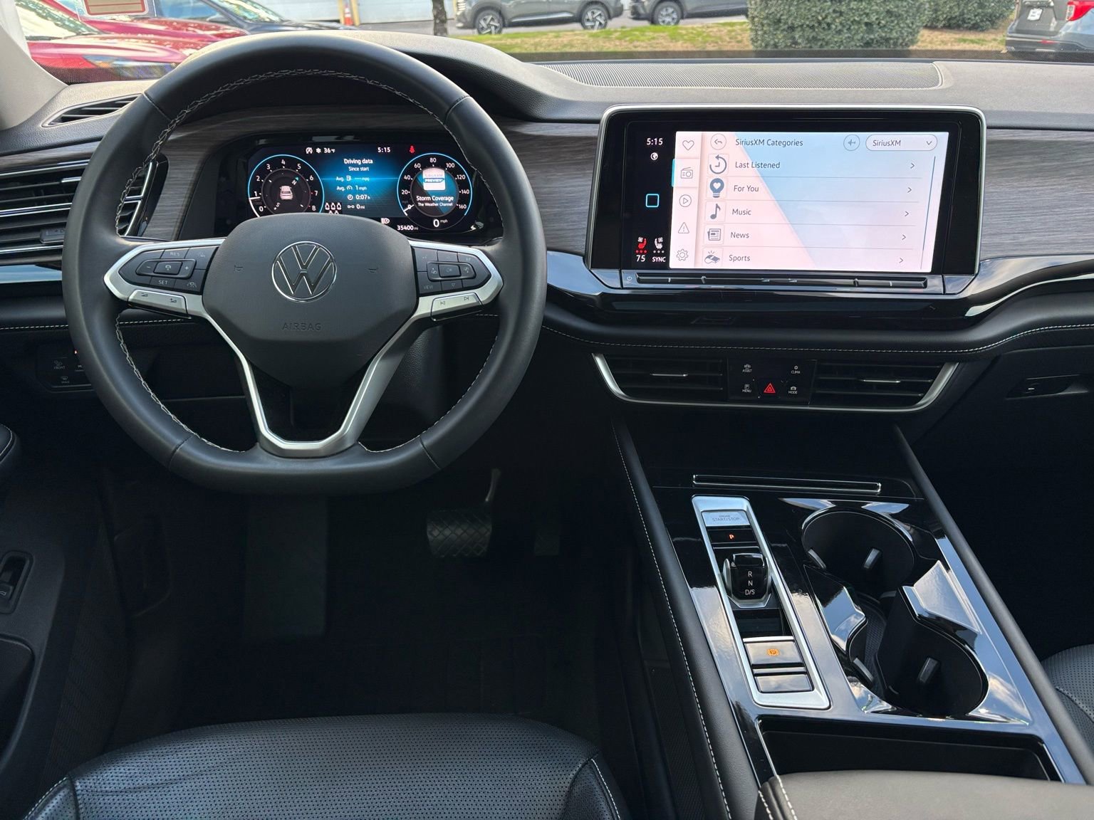 Used 2024 Volkswagen Atlas SEL image 3