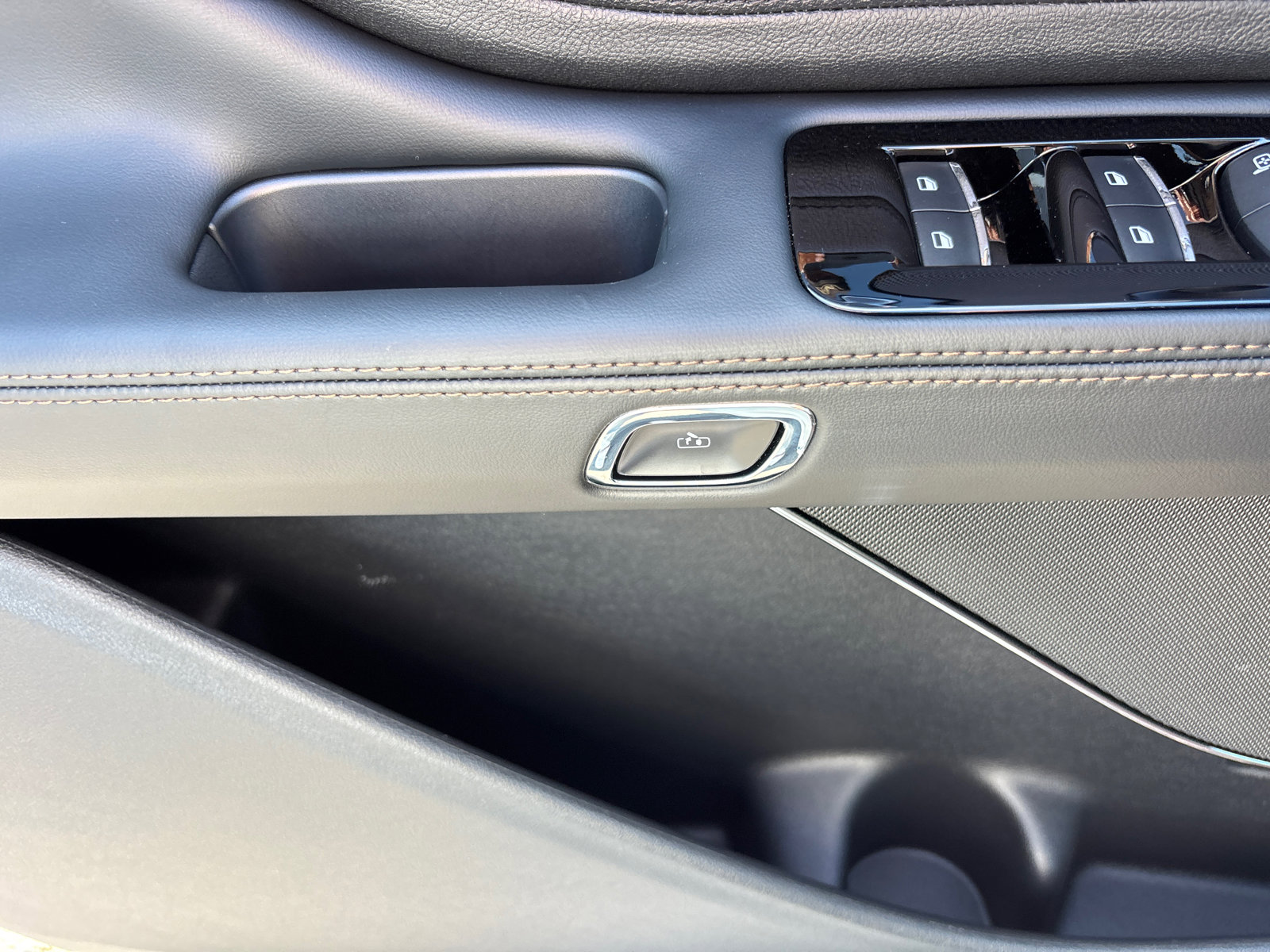 New 2025 Lincoln Aviator Reserve w/ Illumination Package image 14