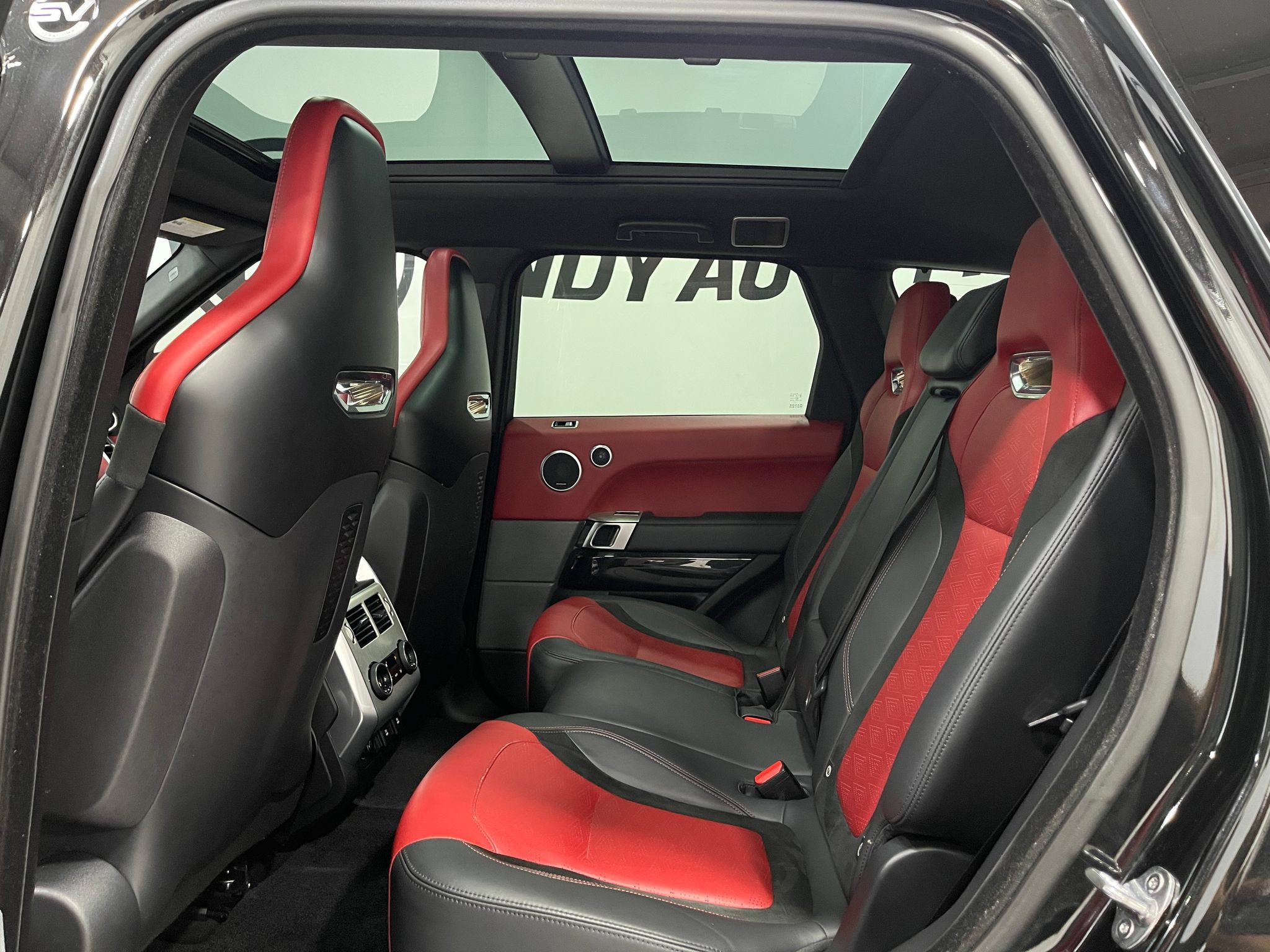 Used 2020 Land Rover Range Rover Sport SVR AWD/4WD image 30
