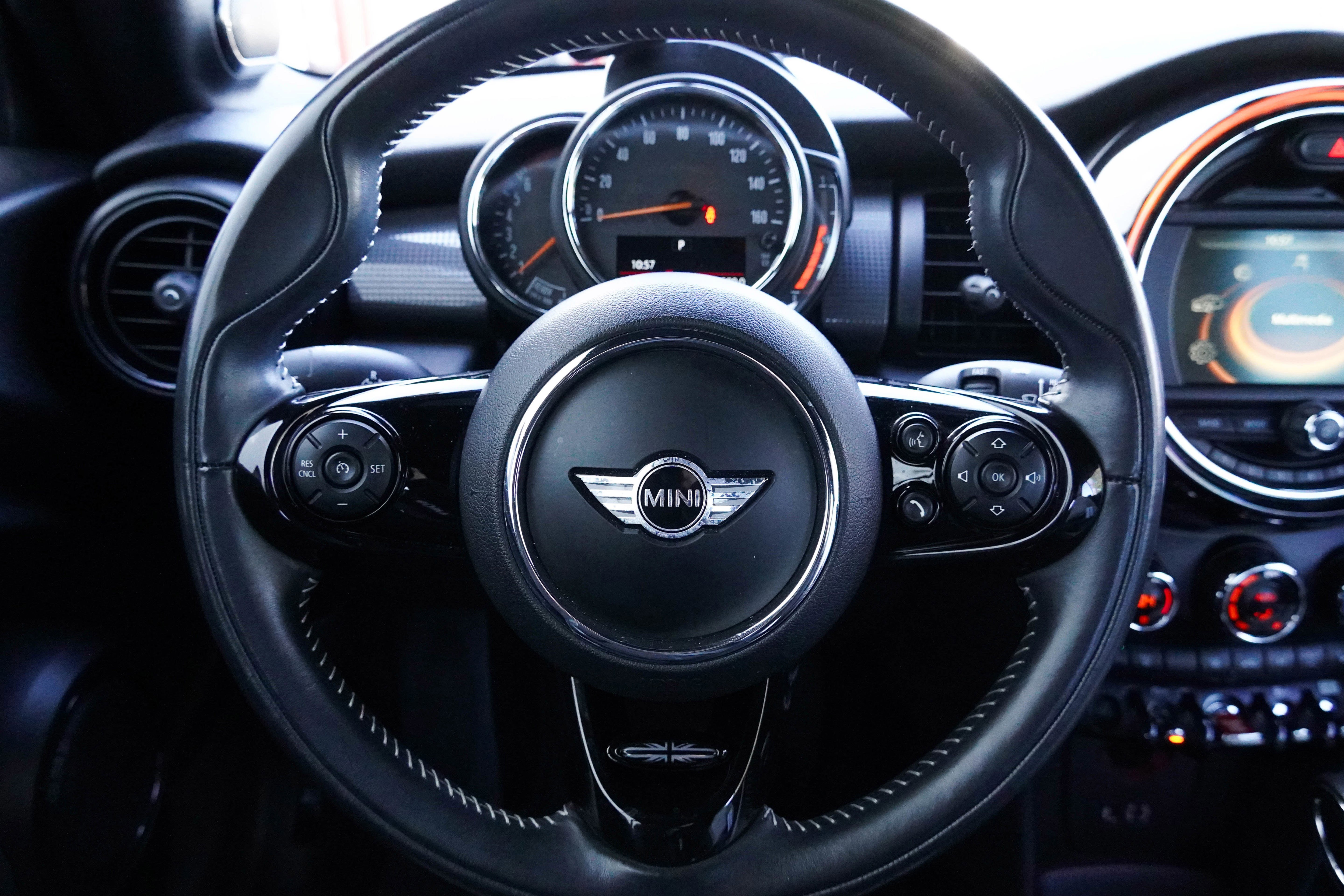 Used 2018 MINI Cooper Convertible image 17