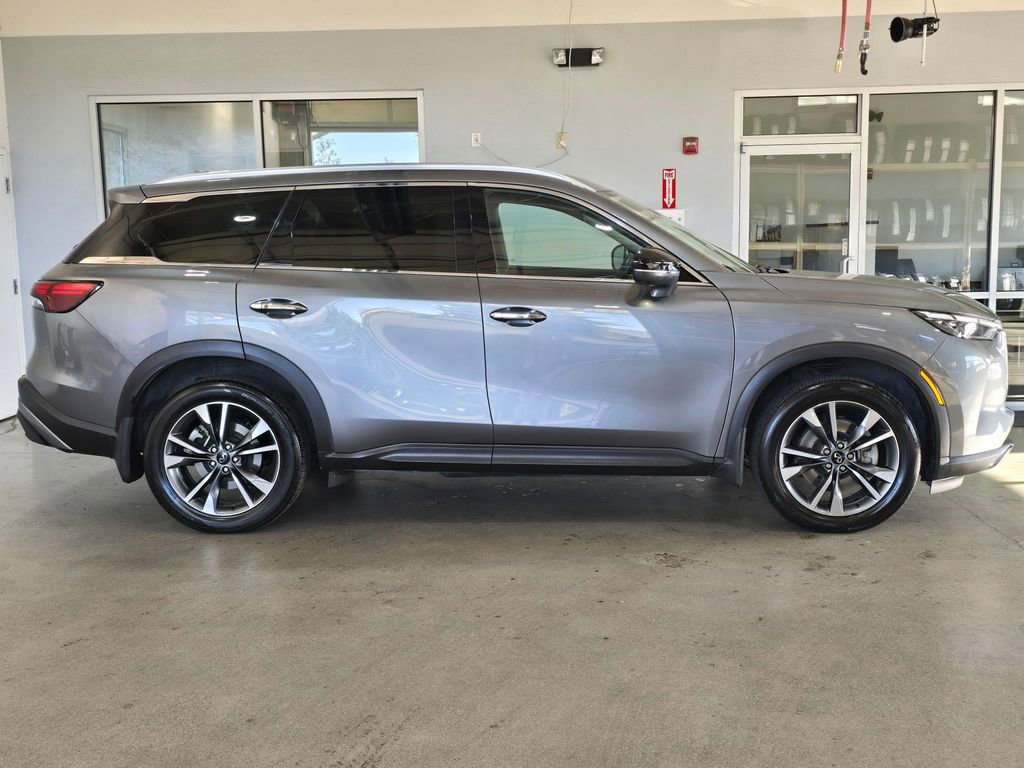 Certified 2023 INFINITI QX60 Luxe w/ Cargo Package image 4