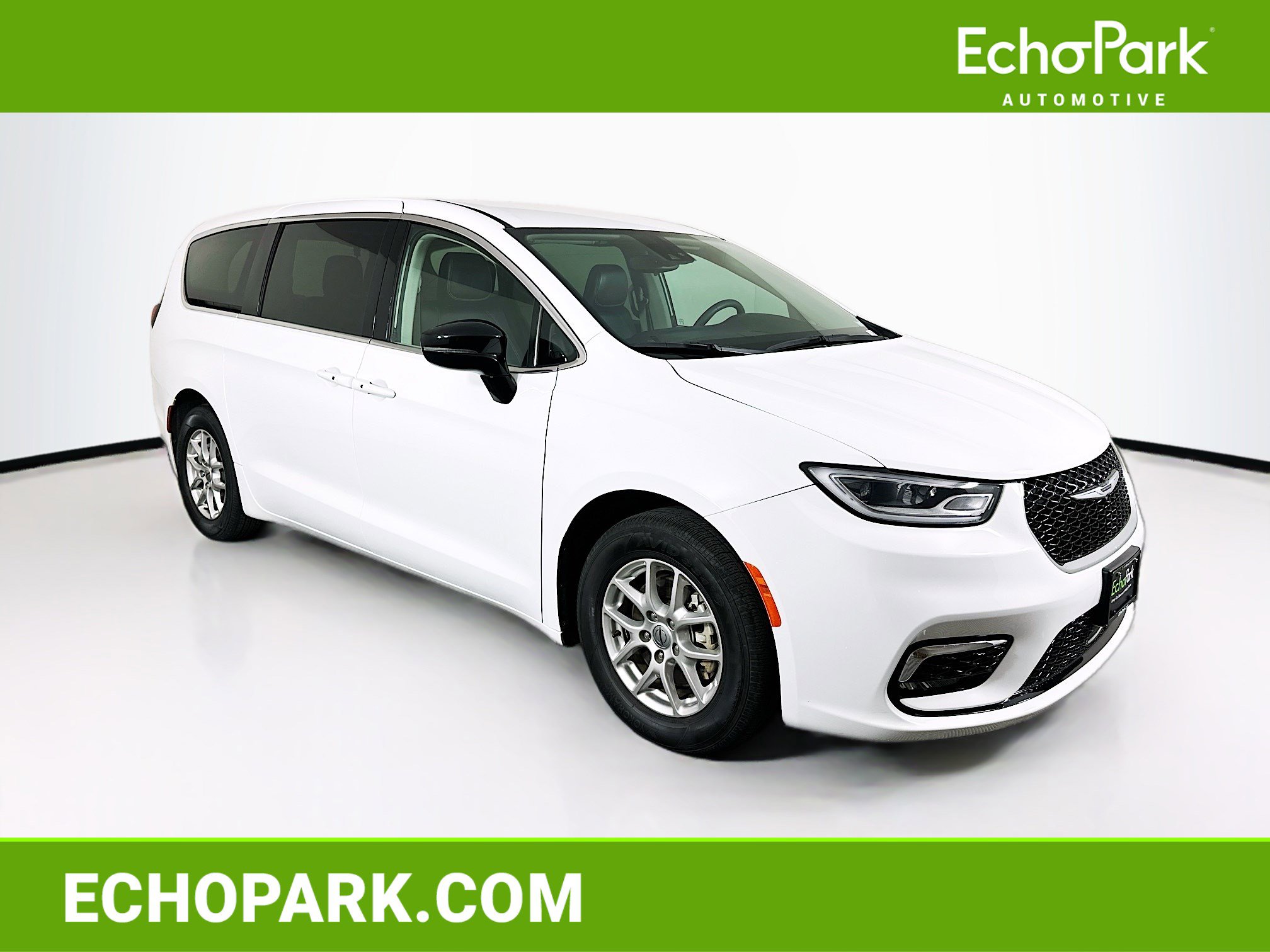 Used 2024 Chrysler Pacifica Touring-L