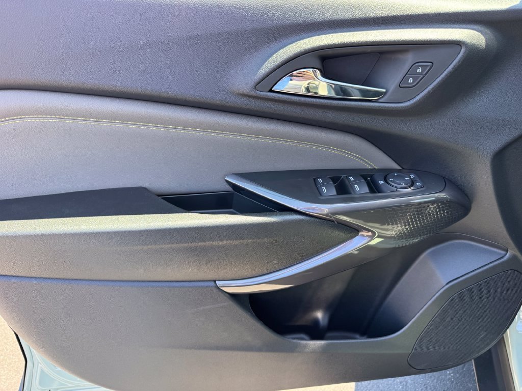 New 2026 Chevrolet Trax ACTIV w/ Driver Confidence Package FWD image 17