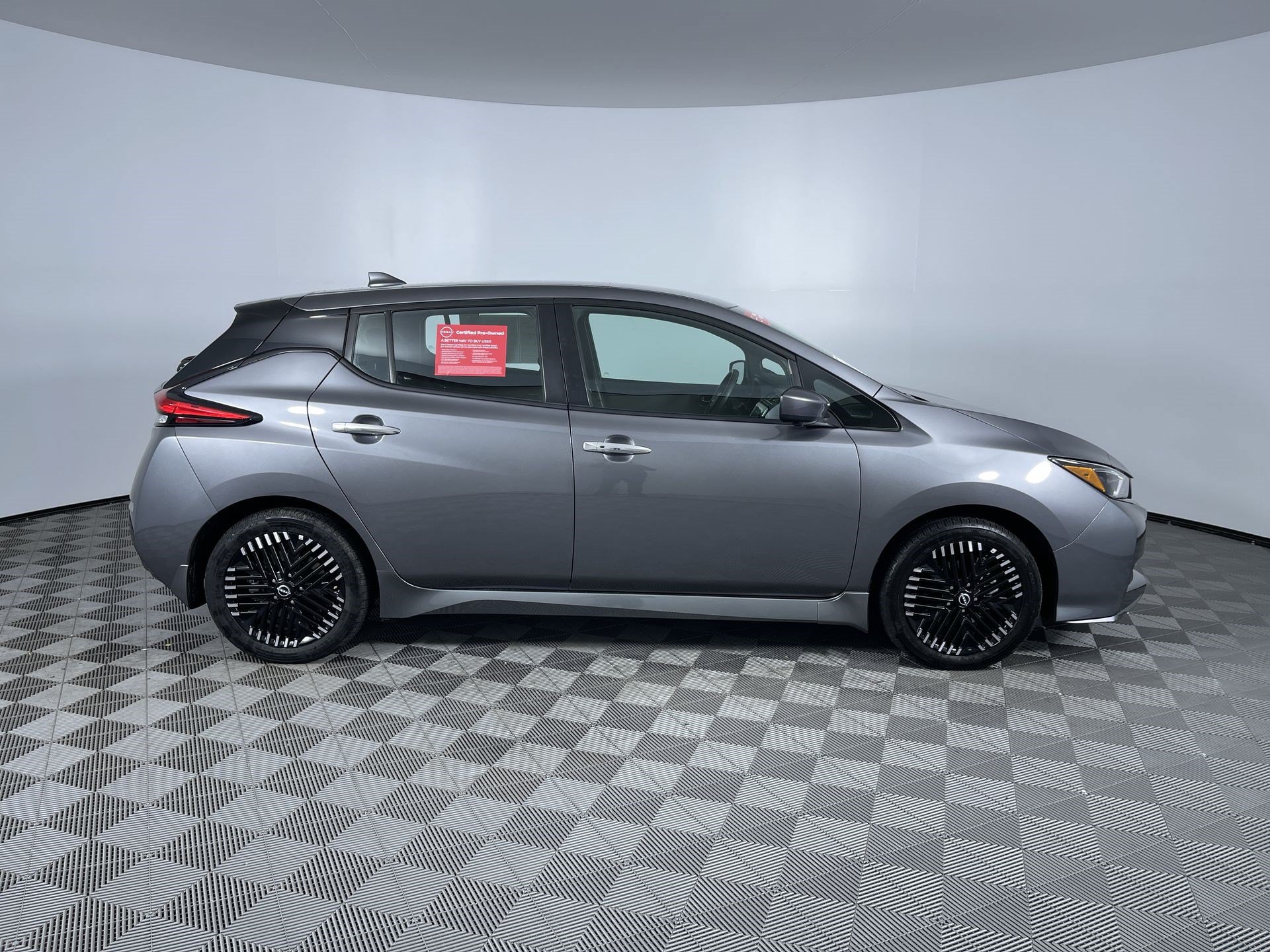 Certified 2025 Nissan Leaf SV Plus FWD image 10