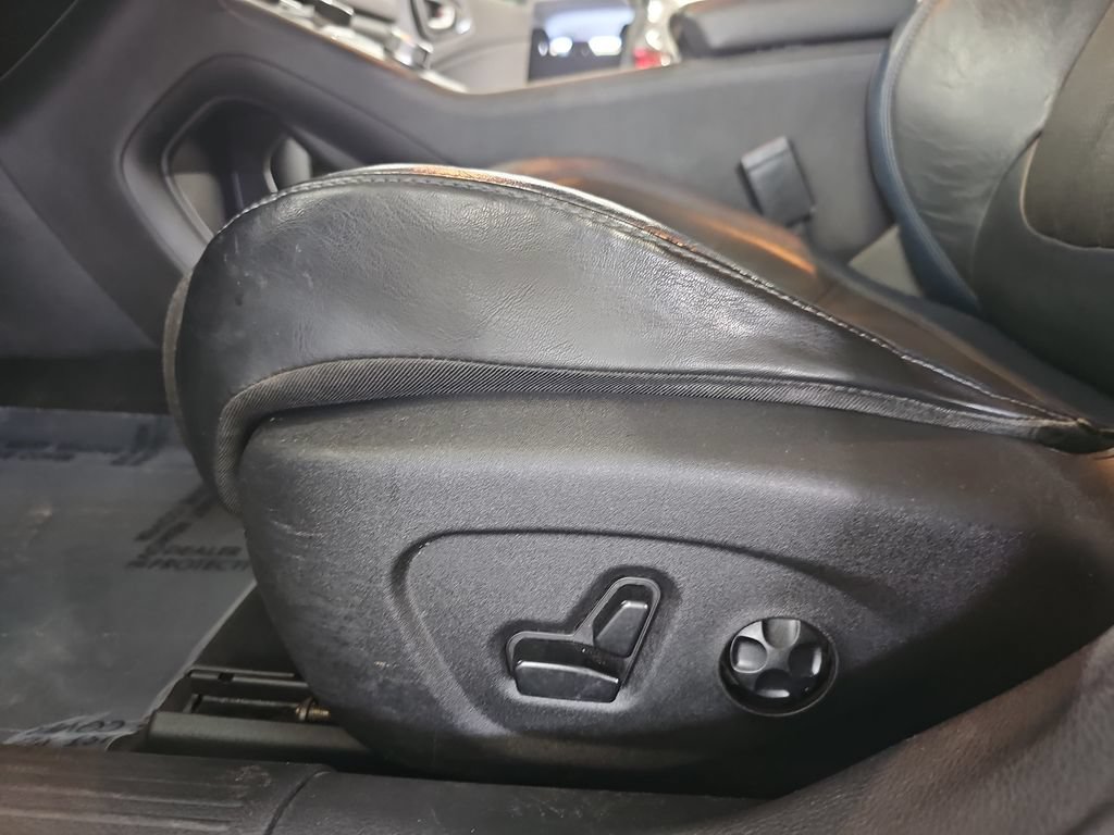 Used 2015 Chrysler 200 S w/ Navigation & Sound Group I FWD image 28