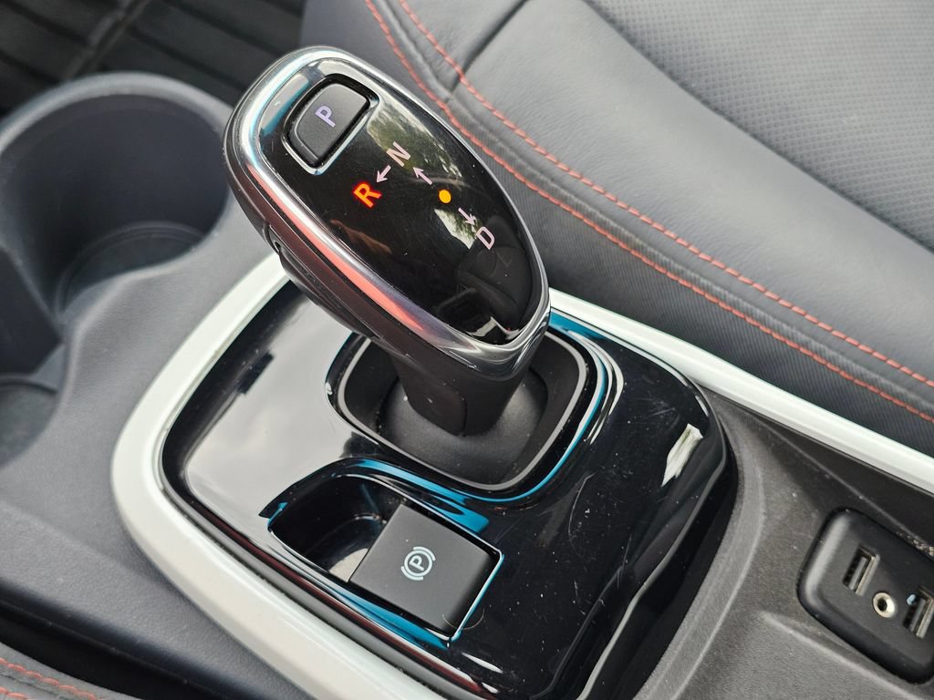 Used 2020 Chevrolet Bolt Premier w/ Infotainment Package FWD image 33