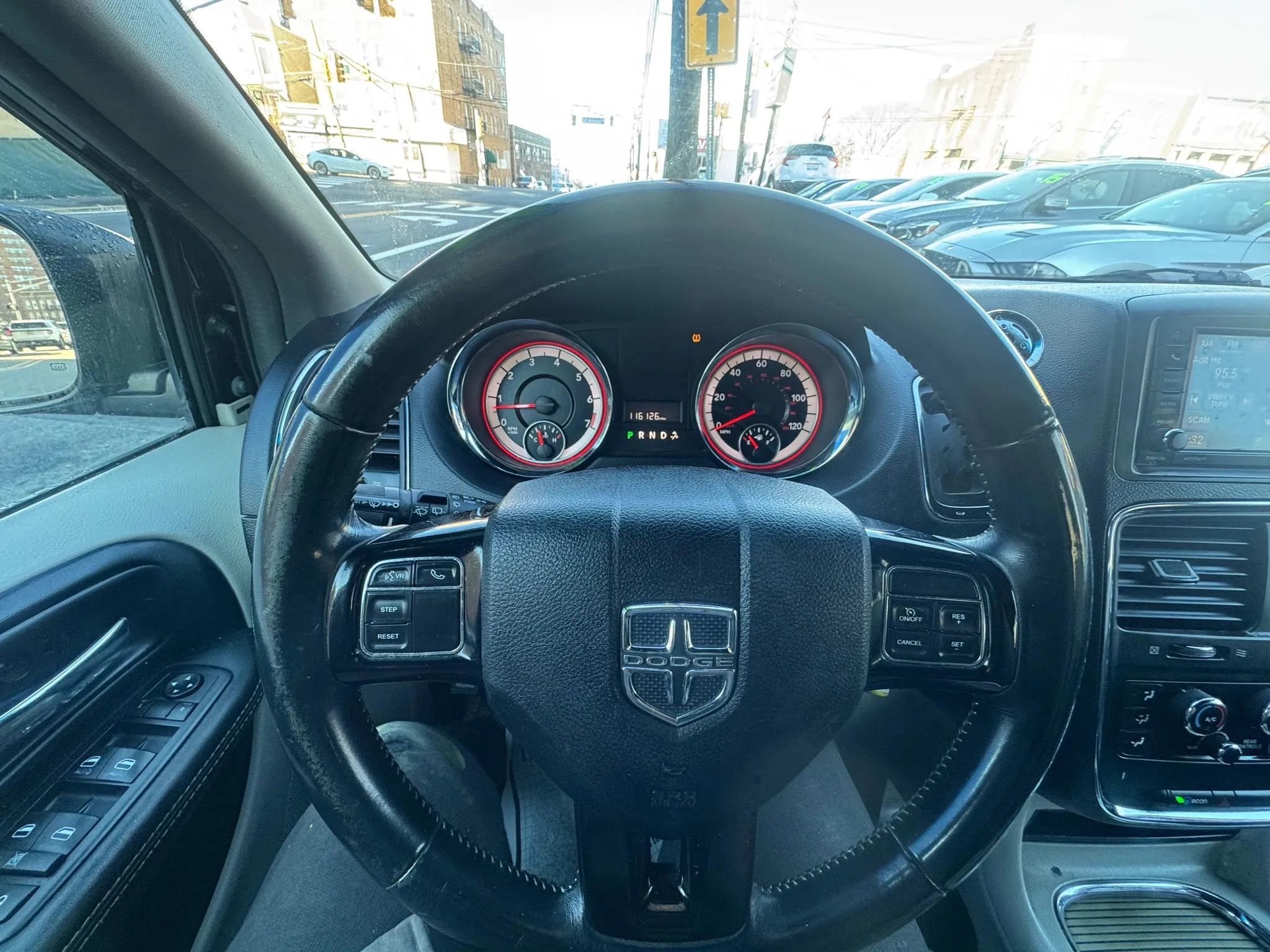 Used 2017 Dodge Grand Caravan SXT image 29