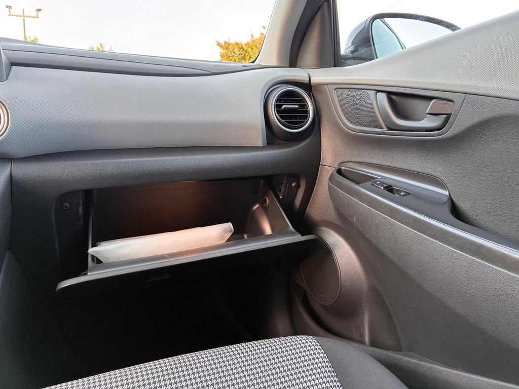 Used 2021 Hyundai Kona SE FWD image 38