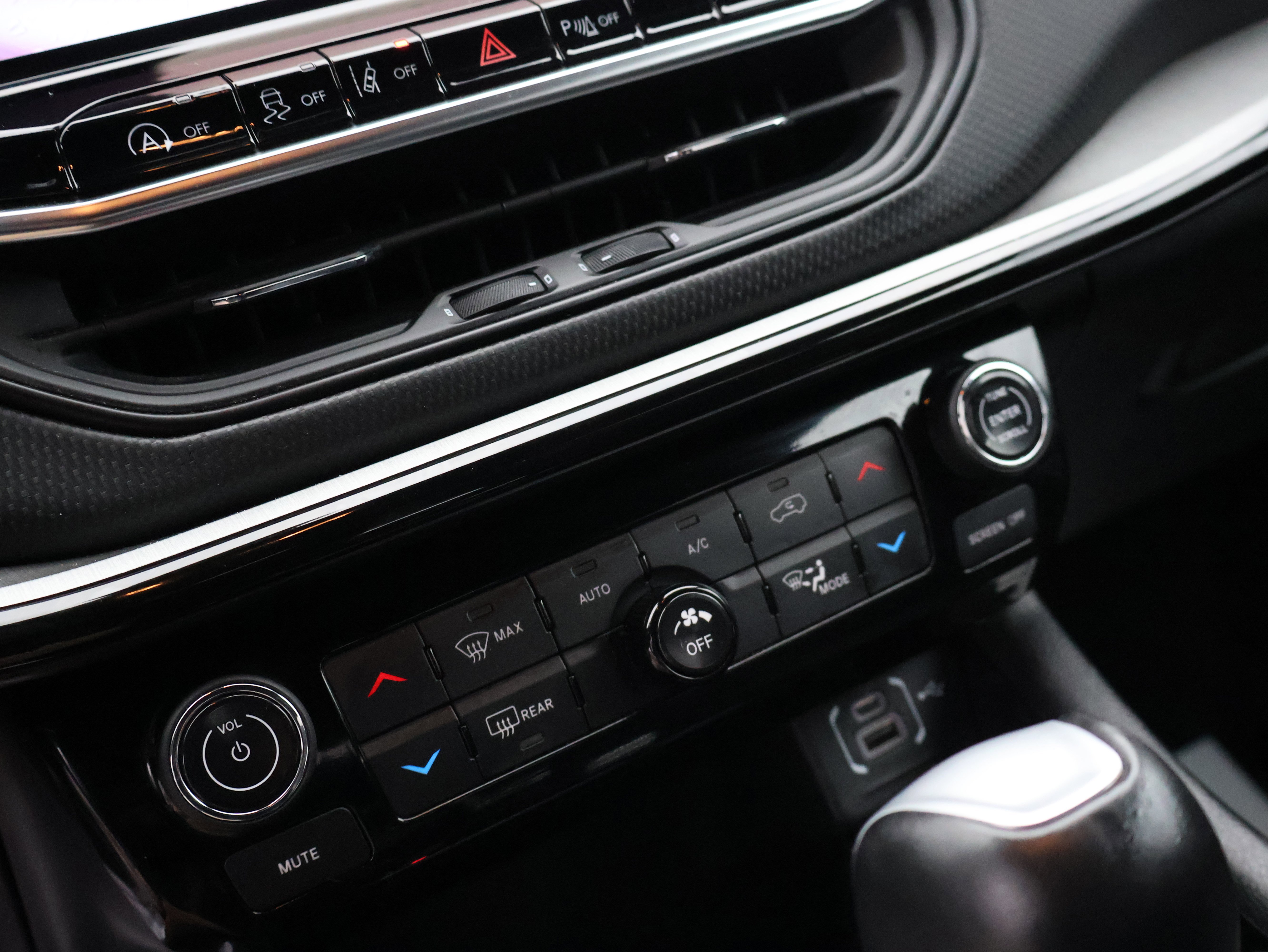 Used 2025 Jeep Compass Trailhawk AWD/4WD image 26