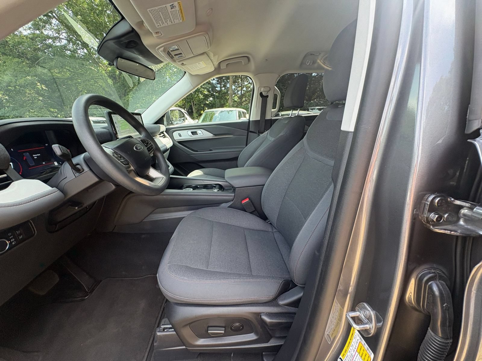 Used 2026 Ford Explorer Active AWD/4WD image 24