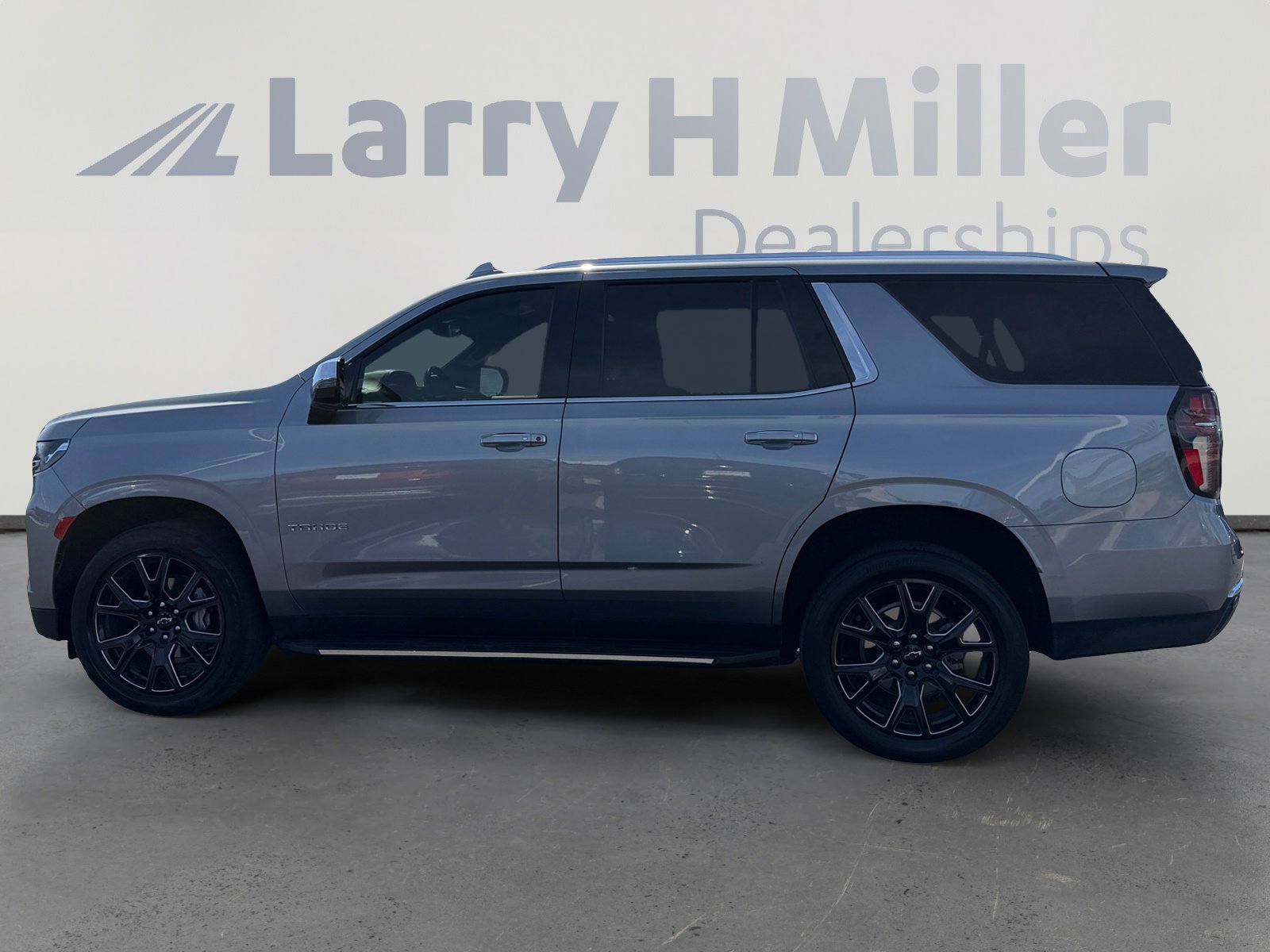 Used 2023 Chevrolet Tahoe Premier image 2