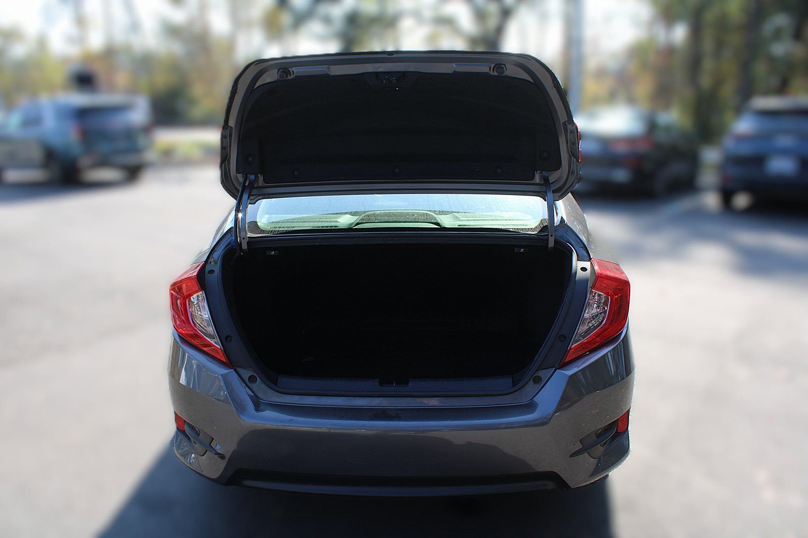 Used 2018 Honda Civic EX-T image 9