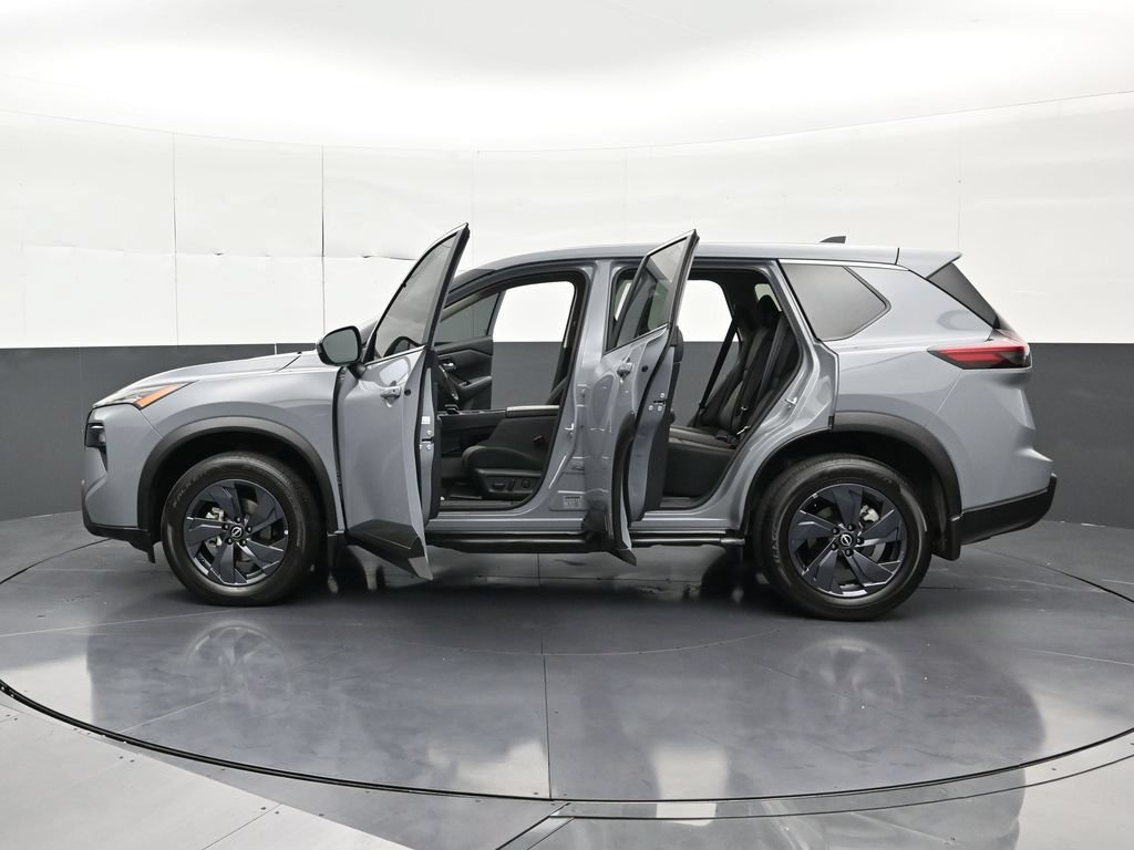 Used 2026 Nissan Rogue SV FWD image 36