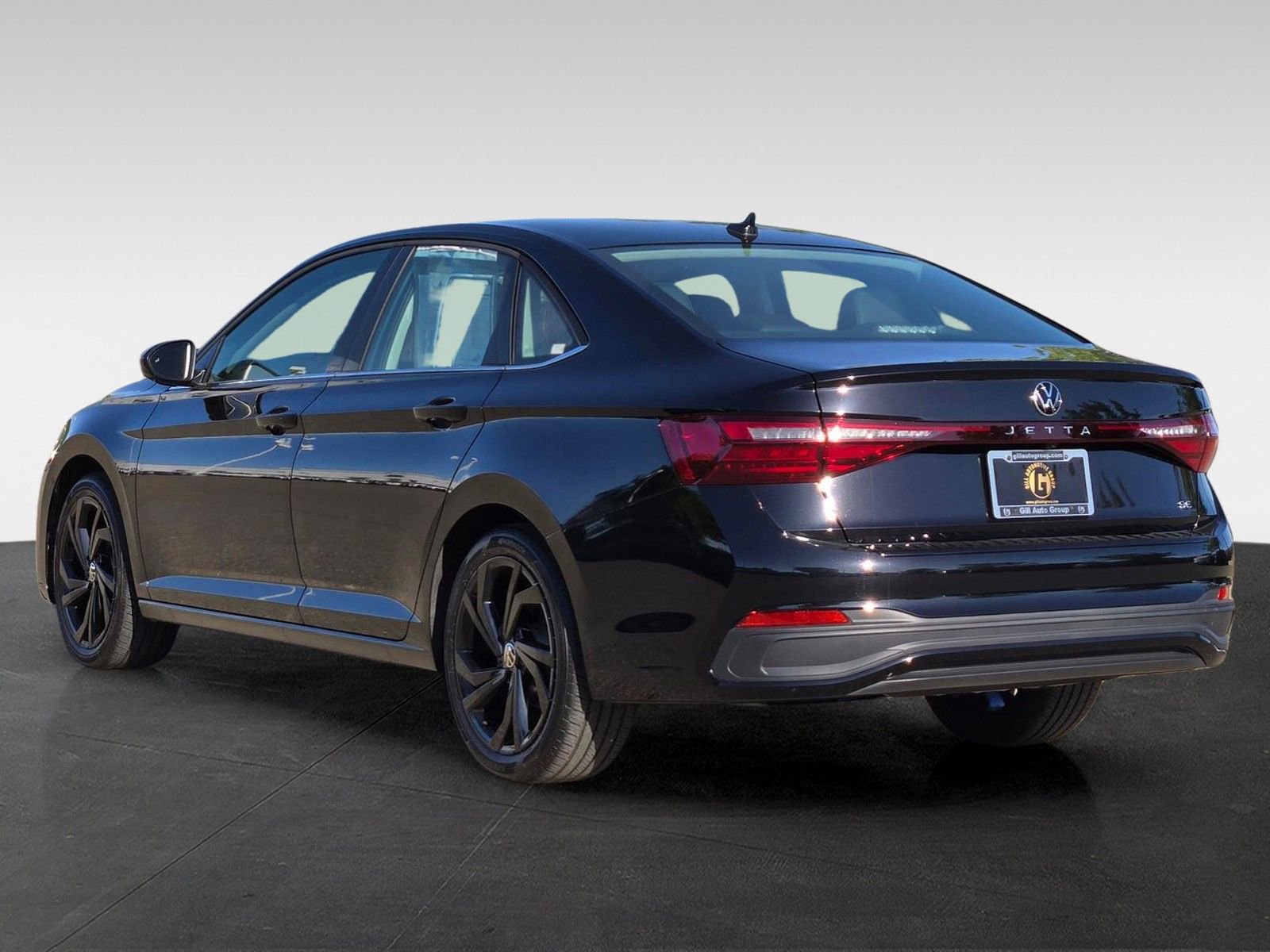 Used 2025 Volkswagen Jetta SE image 6