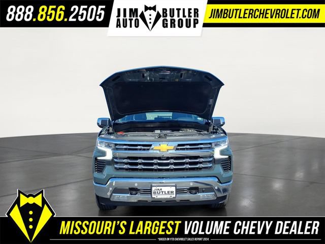 Used 2025 Chevrolet Silverado 1500 LTZ AWD/4WD image 25