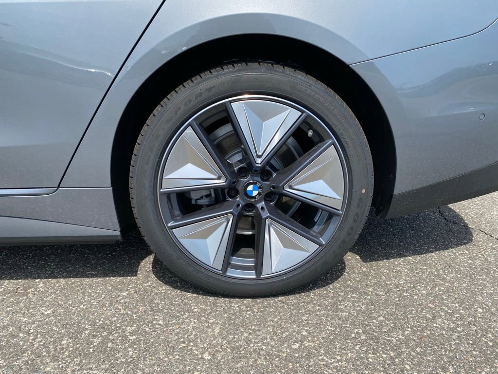 New 2026 BMW i4 xDrive40i w/ Premium Package AWD/4WD image 5