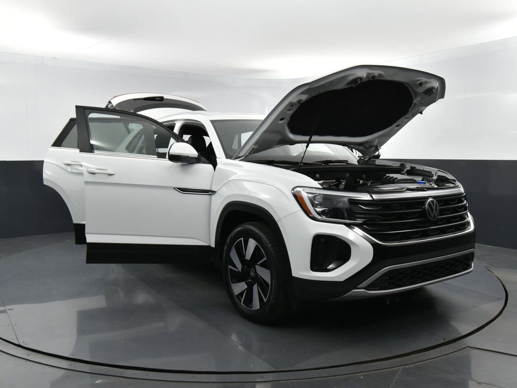Used 2024 Volkswagen Atlas Cross Sport SE FWD image 50