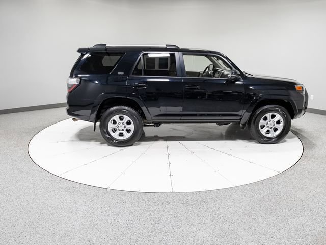 Used 2022 Toyota 4Runner SR5 Premium w/ Moonroof Package AWD/4WD image 32